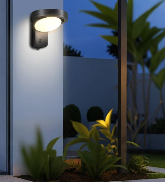 SOLAR ADJUSTABLE WALL LIGHT
