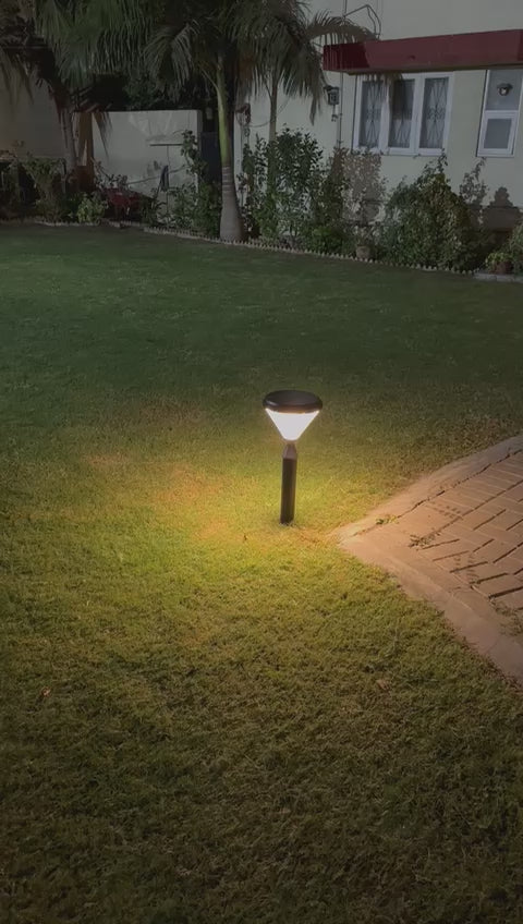 10W SOLAR BOLLARD LIGHT WITH SPIKE